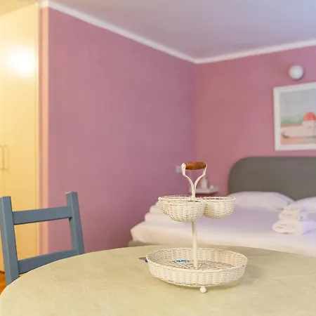 Modern Studio Apartment In Front Of Ponte Vecchio-2